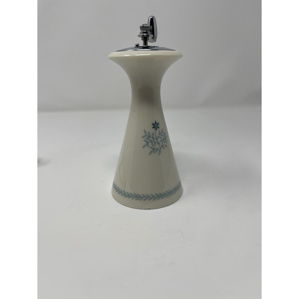 Lenox Fine China Wyndcrest Sat and Pepper Mill Set Vintage Ivory 1970's - Picture 13 of 14